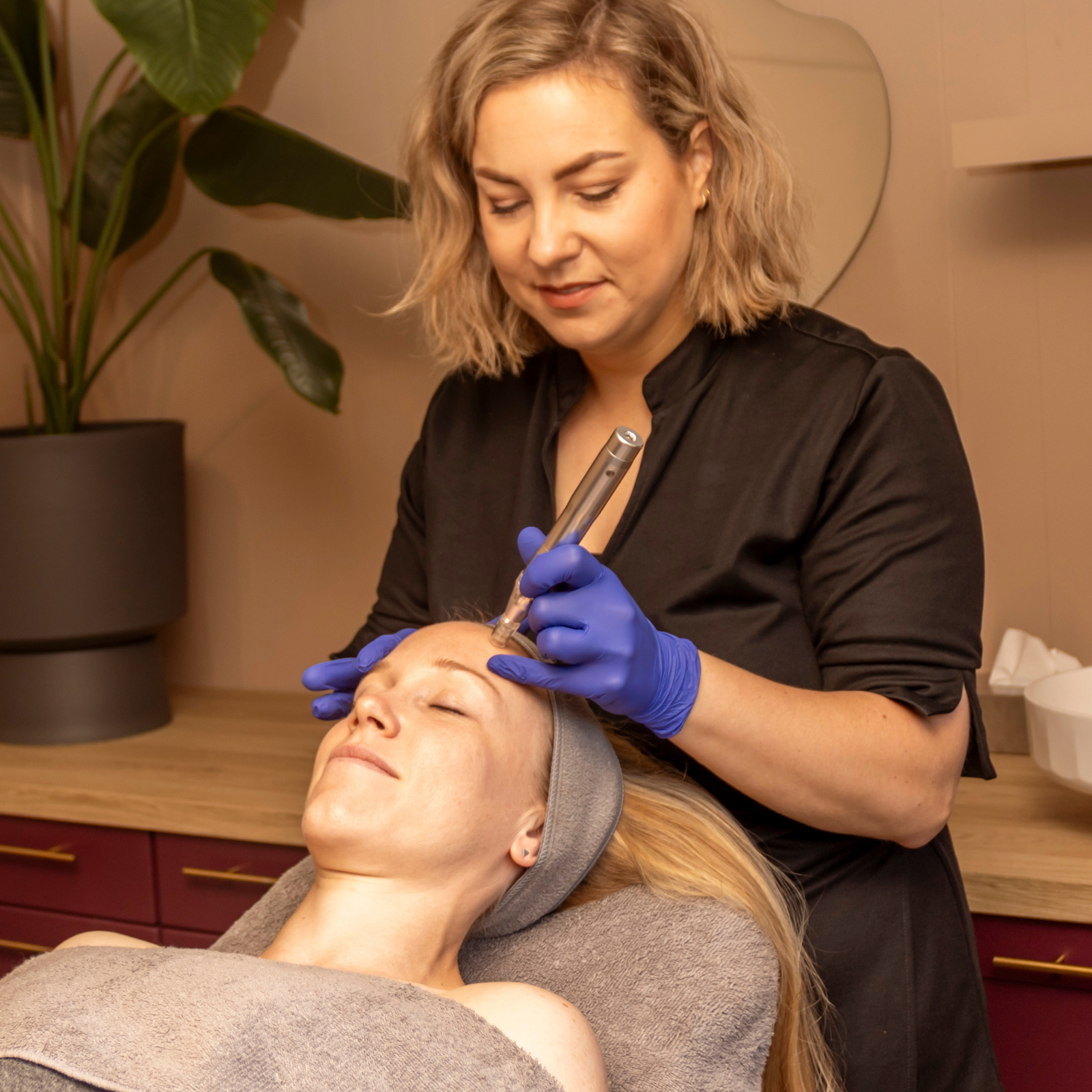 Senz Beauty Skin Body - Nicole van Eijndhoven - Schoonheidsspecialiste - Pedicure - Zijtaart- Meso microneedling - needling